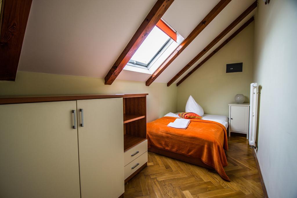 Apartamento Ruterra Red Roofs View With Garage