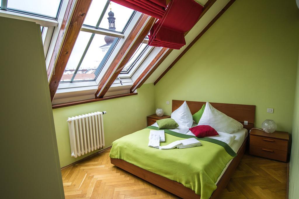 Ruterra Red Roofs View With Garage Apartamento